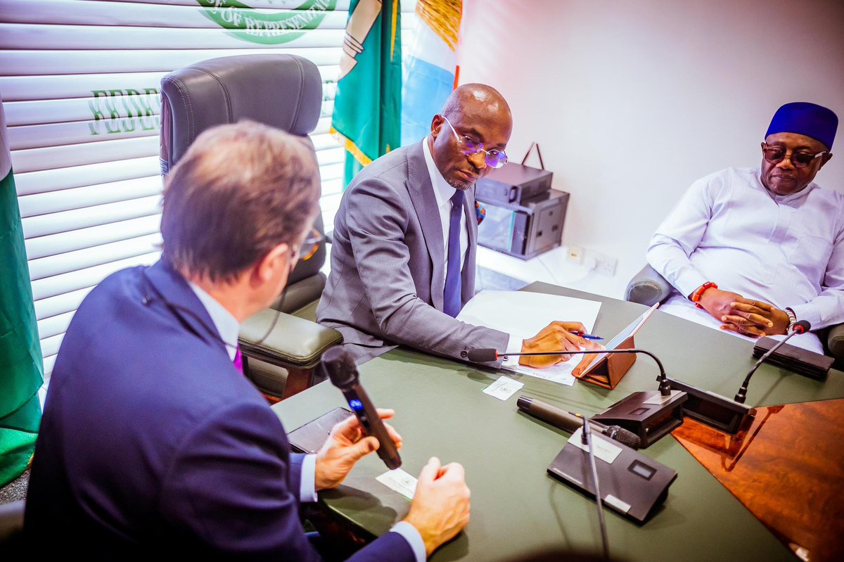 OfficialBenKalu's tweet photo. Yesterday, I was delighted to receive the delegation from Meta (formerly Facebook) on a courtesy visit to the House of Representatives. The delegation was led by the President of Meta Global Affairs and former Deputy Prime Minister of the United Kingdom, Sir Nick Clegg.

Our discussion centered around the dire need for a multifaceted approach to accelerate the growth of our digital economy in line with our goal to promote digital innovation, data protection, and e-commerce. With our young, teeming population, which represents a significant market for online businesses, we are open to strategic collaborations with major stakeholders in the digital innovation and commerce sector, such as Meta.

I assured the team that the 10th House of Representatives is dedicated to fostering an innovative and commerce-friendly regulatory environment as outlined in our legislative agenda, serving the interests of both technology companies and Nigerians.