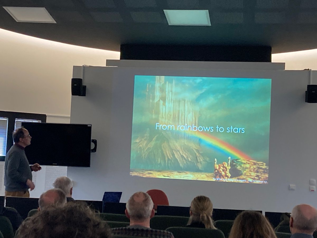 Live from the @Phlam_Labo seminar, Vincent Boudon is discussing spectroscopy and its ability to probe the universe. @CNRS @CNRS_HdF @RechercheUlille @univ_lille @labexcappa @ED_SMRE