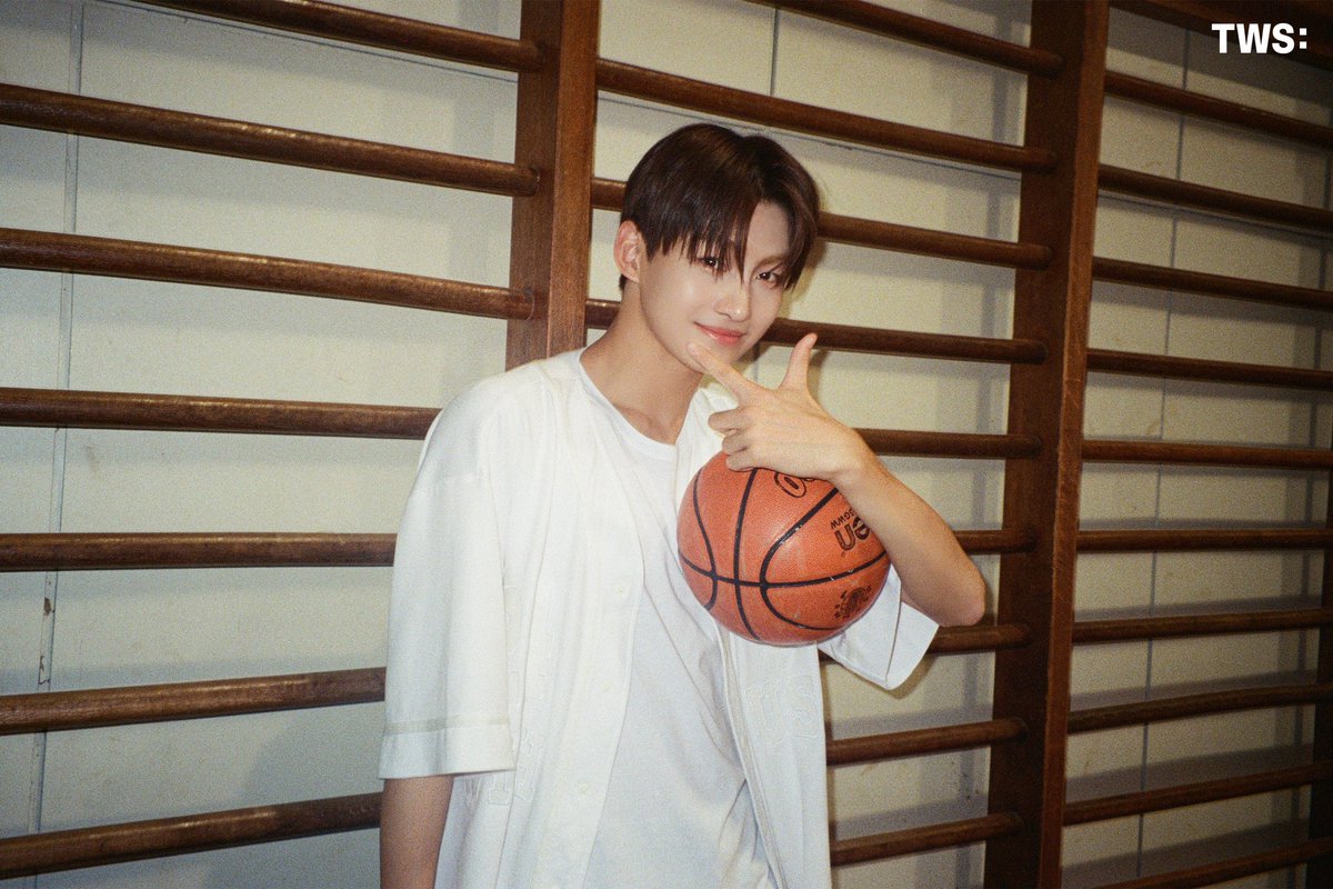 jihoonxpics's tweet photo. Jihoon NAP ‘Sparkling Blue’

#JIHOON #한지훈 #TWS #투어스 https://t.co/qXVJt9HbKk