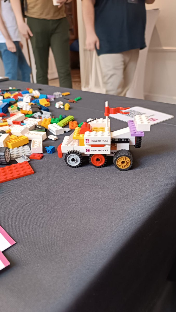 "Start UI Explorer" by <a href="/IvanDalmet/">Ivan Dalmet 🐻</a> at the <a href="/ReactBricks/">React Bricks</a> booth at #ReactParis
Like to vote!
#reactbrickslego <a href="/BeJS_/">React Paris Conf' -by- BeJS</a>