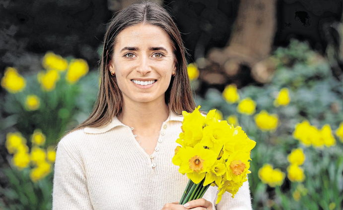 Thank you so much to @IrelandFootball Women's International, @CMustaki, for sharing her cancer experience this #DaffodilDay. Read her powerful interview with the @Independent_ie here: independent.ie/irish-news/daf… To donate, visit: cancer.ie/daffodilday