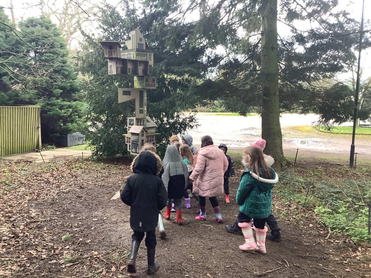 Year 1 + 3 visited @YSPsculpture this week to observe sculptures linked to their study of Calder and Miro. They were shocked by the scale of the artwork! #thearts #experiences #aspirations