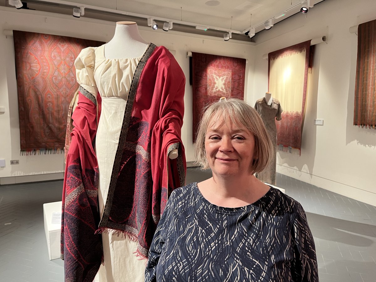 Paisley shawls from the 1700s &1800s are part of a new exhibition from Heriot-Watt and The Great Tapestry of Scotland in #Galashiels. 🧵 The event runs from 26 March to 12 July 2024. More here: tinyurl.com/4azm437u #HeriotWattUni #fashion #textiles @HWU_SoTD @GreatTapestrySc