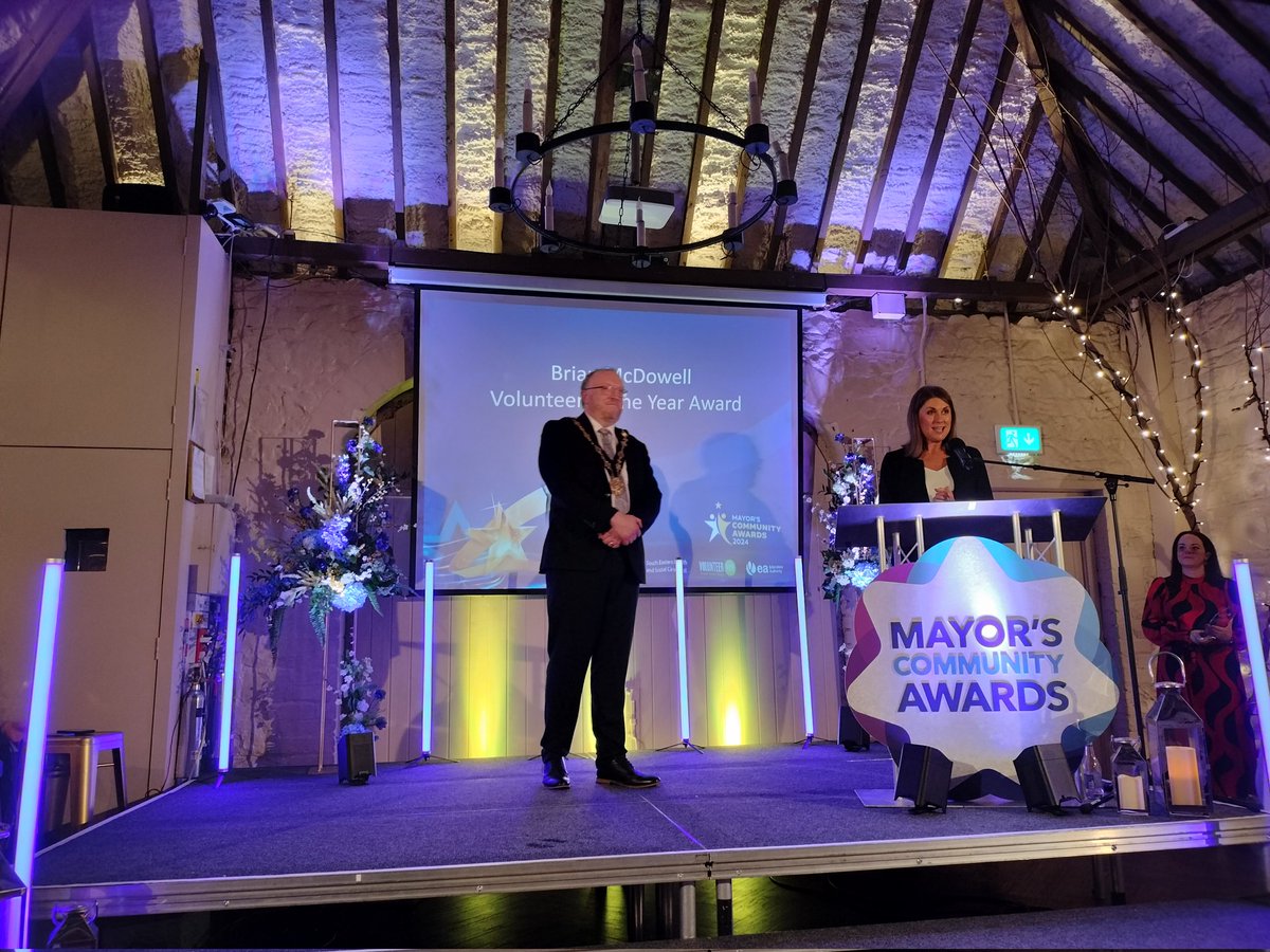 A wonderful night at the @lisburnccc Mayor's Community Awards, hosted by @gowan_andrew and presented by the fabulous @TraversSarah demonstrating the fantastic work being done by voluntary groups across the council area.