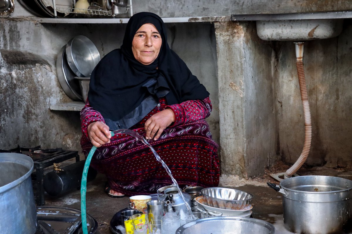 UNDP Syria (@undpsyria) on Twitter photo Samar, a widowed mother of 6 from #DeirEzzor walked 5km daily for water. With support from <a href="/UNDP/">UN Development</a> via #FundingWindows🇩🇰, a solar-powered pumping station was installed, bringing clean water to Samar's village, transforming her life & 52K ppl
#WorldWaterDay
📖bit.ly/3vSVpbm Samar, a widowed mother of 6 from #DeirEzzor walked 5km daily for water. With support from <a href="/UNDP/">UN Development</a> via #FundingWindows🇩🇰, a solar-powered pumping station was installed, bringing clean water to Samar's village, transforming her life & 52K ppl
#WorldWaterDay
📖bit.ly/3vSVpbm