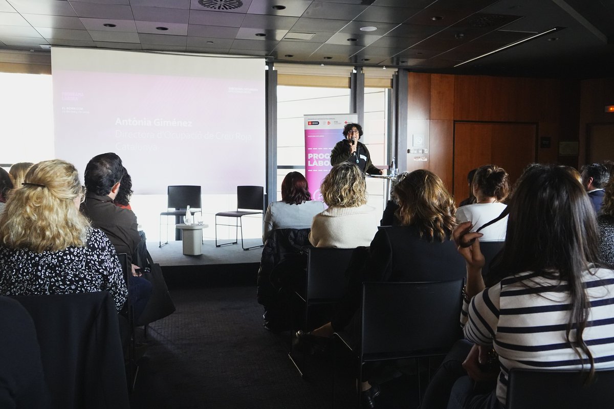 ecasacciosocial's tweet photo. Ahir vam assistir a la I Jornada Compromís Empresa, una iniciativa del #PROGRAMALABORA, del qual formem part amb @CreuRojaCAT, @FEICATinsercio i @bcn_ajuntament, amb l'objectiu de proporcionar contingut i generar un espai de trobada per a les empreses compromeses amb el programa. https://t.co/qij7kN0c6G