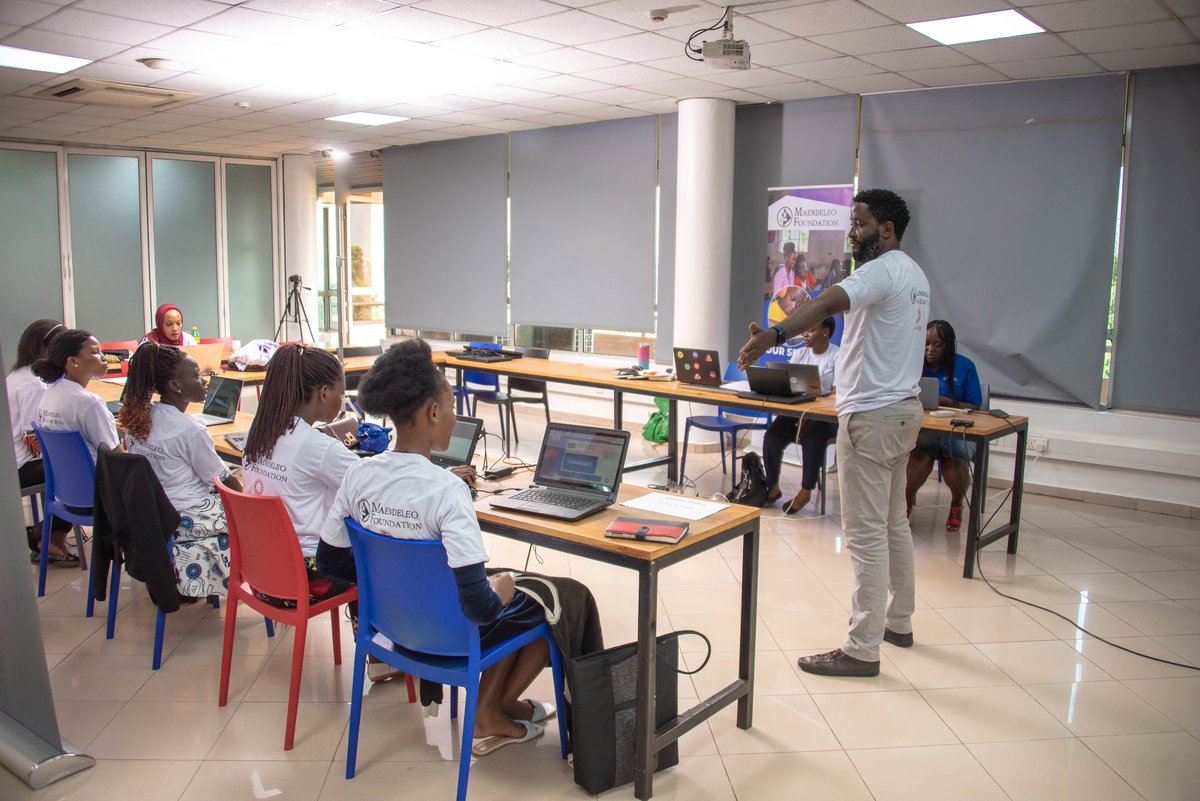 🚀 Exciting news! 📷 Join us at the Equals Her Digital Skills Workshop in Kampala (<a href="/OutboxHub/">Outbox</a> ) &amp; Mukono (at UCU-Mukono) for an engaging introduction to web development. Participants are enhancing their digital skills to help them unlock new possibilities!