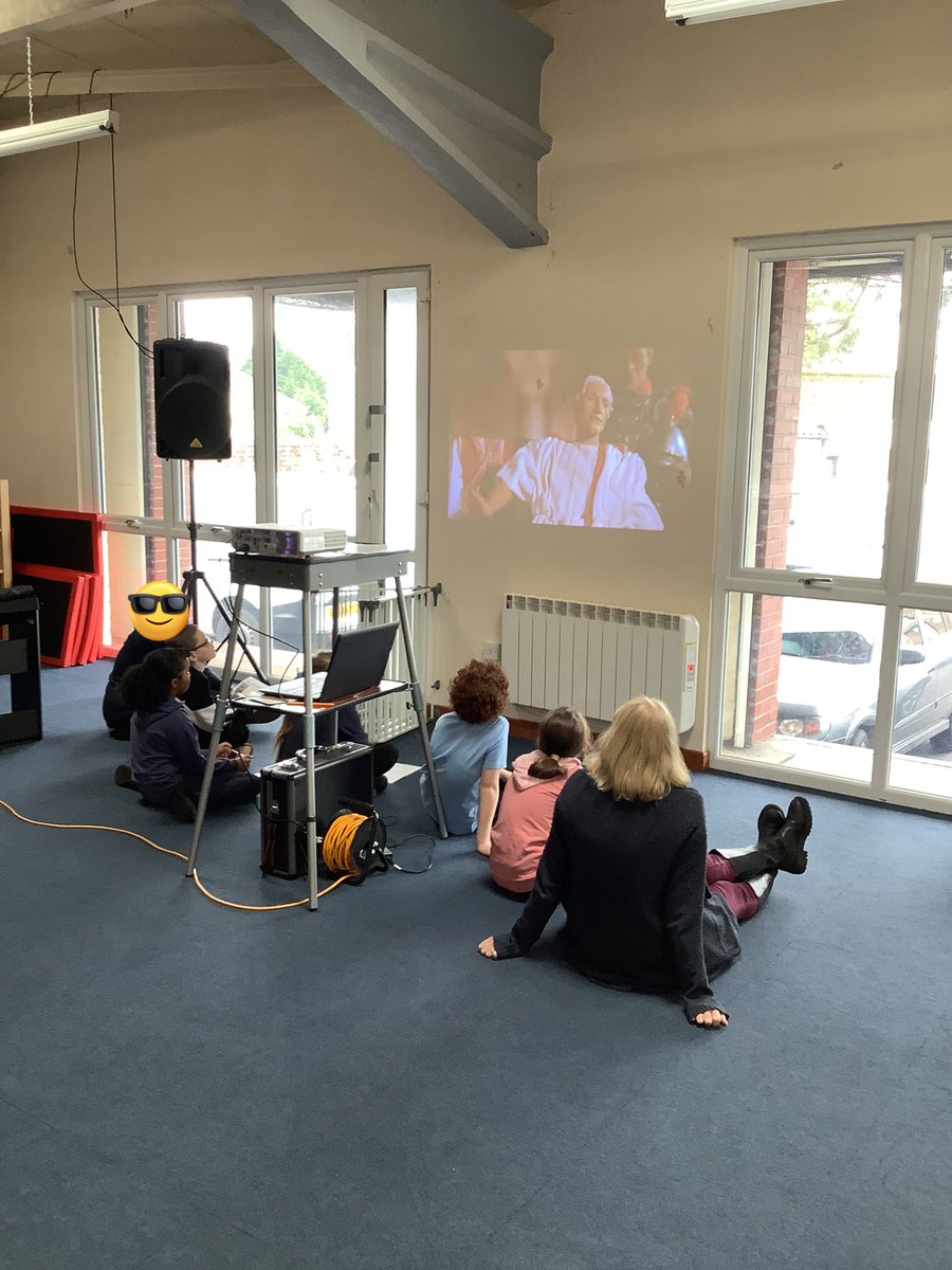 PentrebanePrm's tweet photo. Emerald are learning about Easter at New Life Church through a series of interactive stations. #PPSRE PPSEducationalvisit #EasterCracked https://t.co/6xrlJjabyG