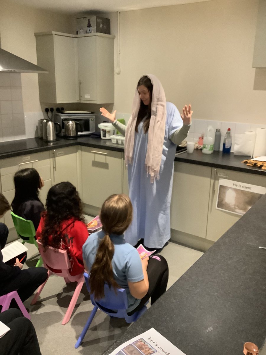 PentrebanePrm's tweet photo. Emerald are learning about Easter at New Life Church through a series of interactive stations. #PPSRE PPSEducationalvisit #EasterCracked https://t.co/6xrlJjabyG