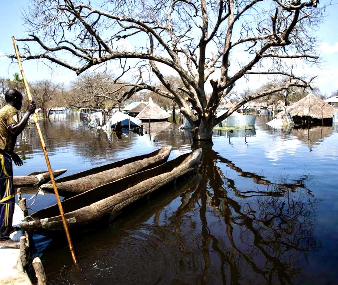 The @WorldBank is supporting, too, the Ministry of Water Resources & Irrigation develop a longer-term strategy to mitigate the impact of #climate shocks particularly flooding. South Sudan has seen 4 years of record level foods displacing around 2 million people #WorldWaterDay2024