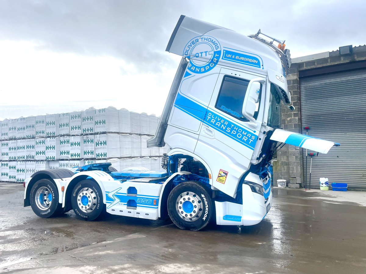 Mot time for the Iveco so strip down and wash @IVECOUK @IVECO @iveco @TrucknDriver @dougierankine @WillShiers @truckerworld @Truckfest_Live @truckbloguk @ToftJuste