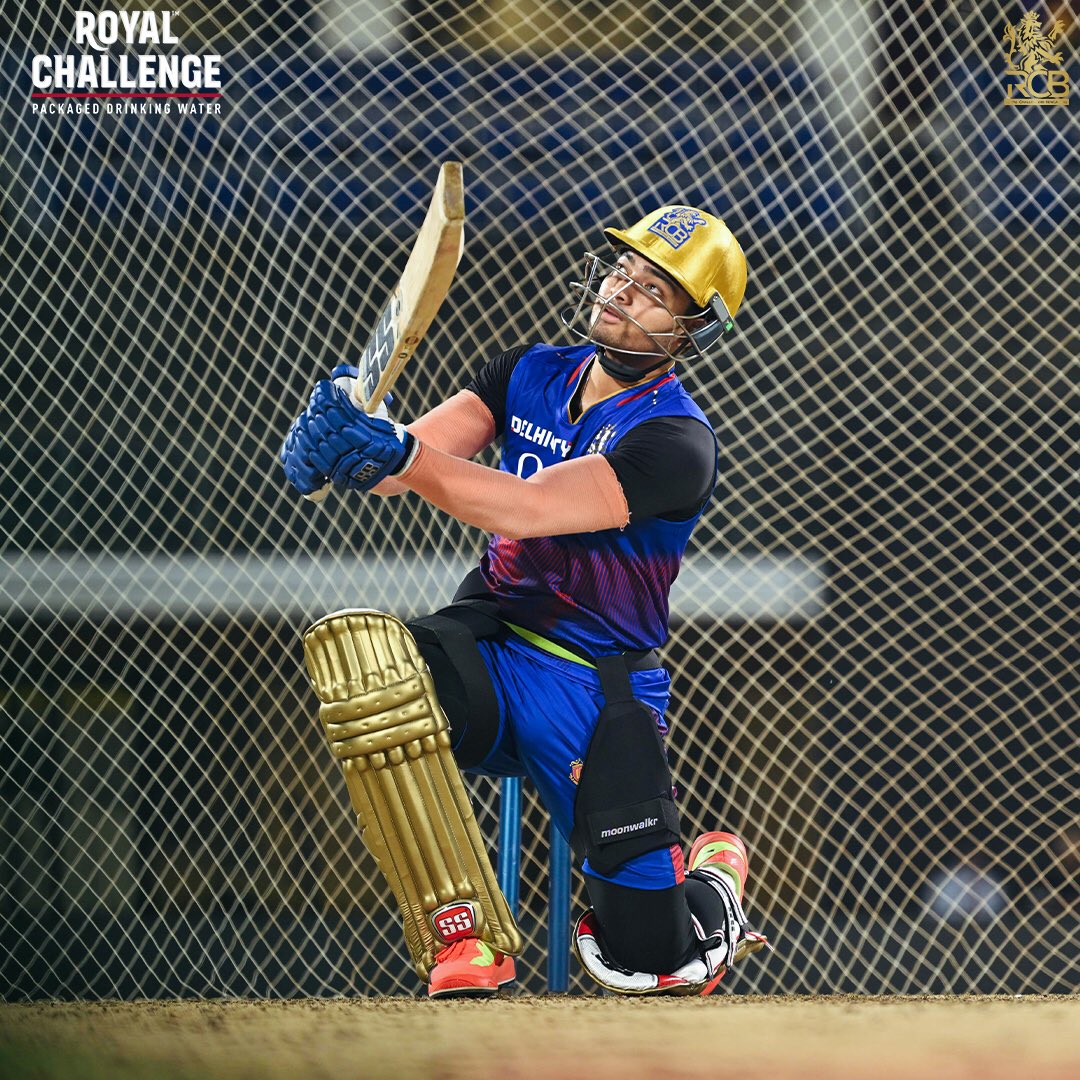 Royal Challenge Packaged Drinking Water Moment of the Day 📸

Maxi ◀️ Jacks ◀️ DK ◀️ Anuj ◀️

Talk about 6⃣ hitting prowess, and these lads will put their hand up! 🙋‍♂🚀

#PlayBold #ನಮ್ಮRCB #Choosebold #IPL2024