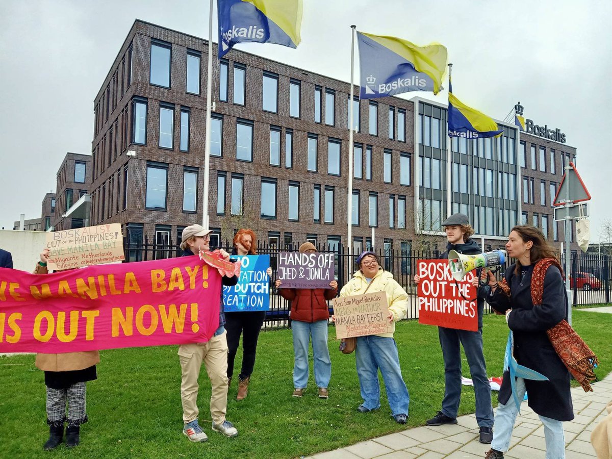 LOOK | In a second wave of protests urging the Dutch government to investigate Dutch corporate abuse in SMC’s Bulacan airport project, Kalikasan PNE joined Filipino diaspora and Dutch environmental groups in an international protest action in Papendrecht, Netherlands,++