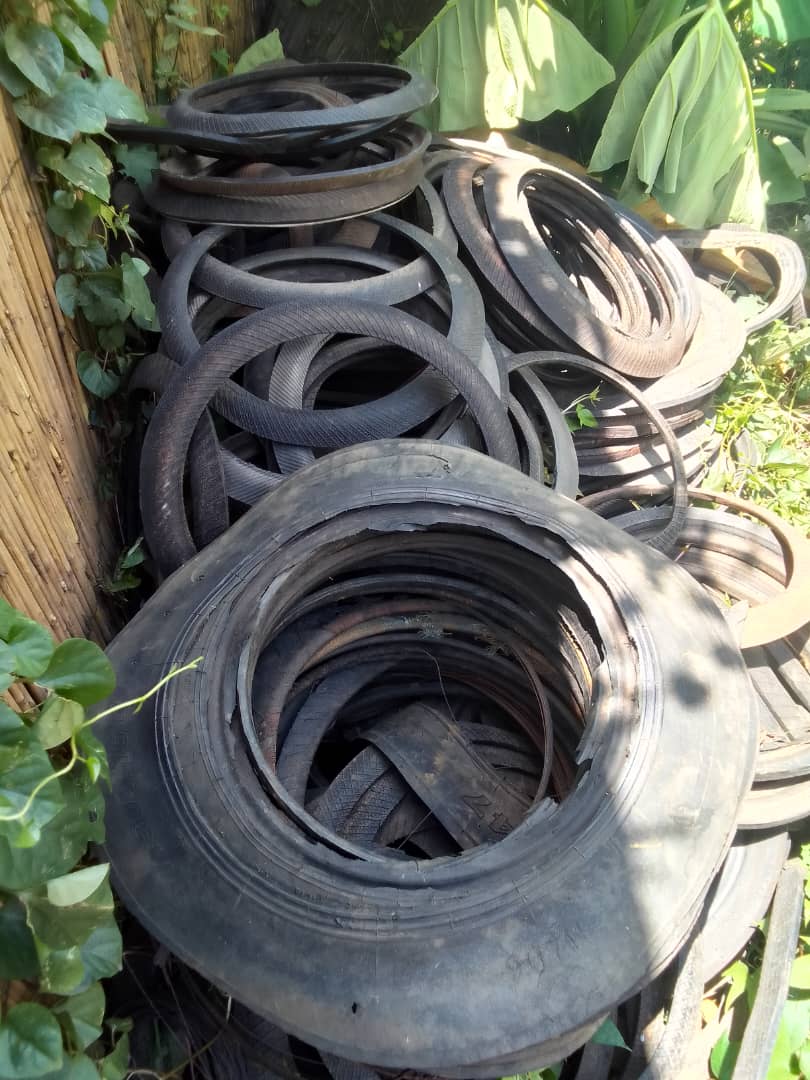 Gasper is making some more #babatoni strings! But for good measure he'll also test out a few different size piano strings for the next tour