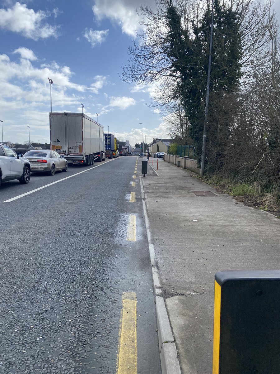 15-20 minute delays from all sides coming into Frenchpark this morning due to ongoing works. 

Please approach with caution &amp; patience 🙏🙏