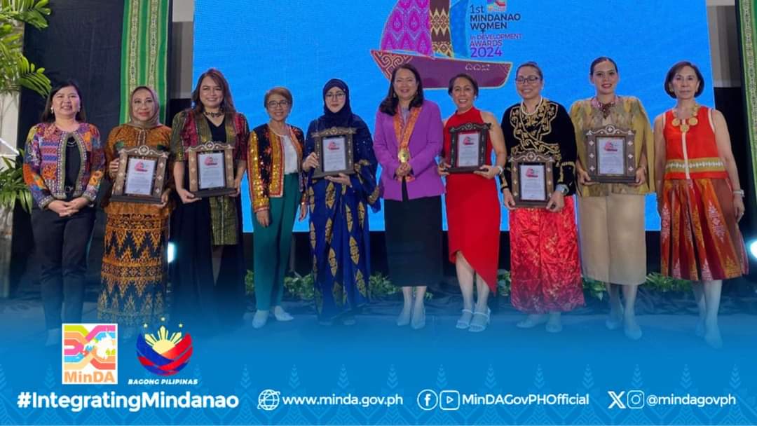 LOOK: MinDA honors six Mindanao women with inaugural awards for impactful community development, the Mindanao Women in Development Awards 2024. 
#MindanaoWomen
#WomenInDevelopment
#ImpactfulAdvocacy
#ChangeAgents