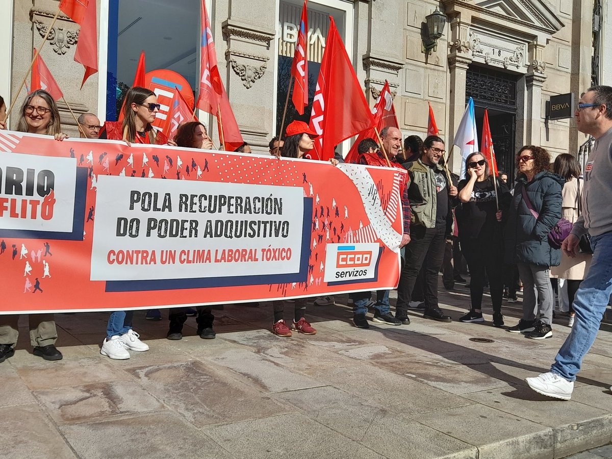 CCOOTRIODOS's tweet photo. #22Myovoy #22Mhuelga24HBanca @elconfidencial @el_pais @CanalRed_TV @sextaNoticias @noticias_cuatro @eldiarioes @publico_es En Coruña https://t.co/vlThgBXYBJ