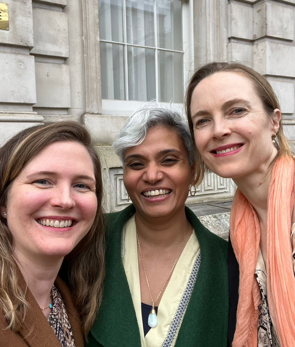 What a highlight! 😎Yesterday Apolitical briefed the #10DowningStreet <a href="/i_dot_ai/">Incubator for Artificial Intelligence</a> incubator team. A treat to learn more about their exciting work and ideas, and we shared insights from the Government AI Campus and our global community of public servants. Thanks for having us!