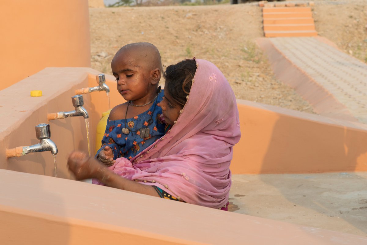 UNDP_Pakistan's tweet photo. On #WorldWaterDay, with 22 million people in Pakistan still lacking access to clean water, #UNDPinPakistan remains dedicated to ensuring fair and sustainable water usage for all #SDG6. Through our flagship #FloodRecoveryProgramme, we've installed 17 raised platform hand pumps equipped with ramps and handrails for persons with disabilities. We've also distributed 2,000 water filters to flood-affected communities in Sindh and Balochistan. Addressing climate change challenges, improving health, and boosting food security. Together, we can make a difference.