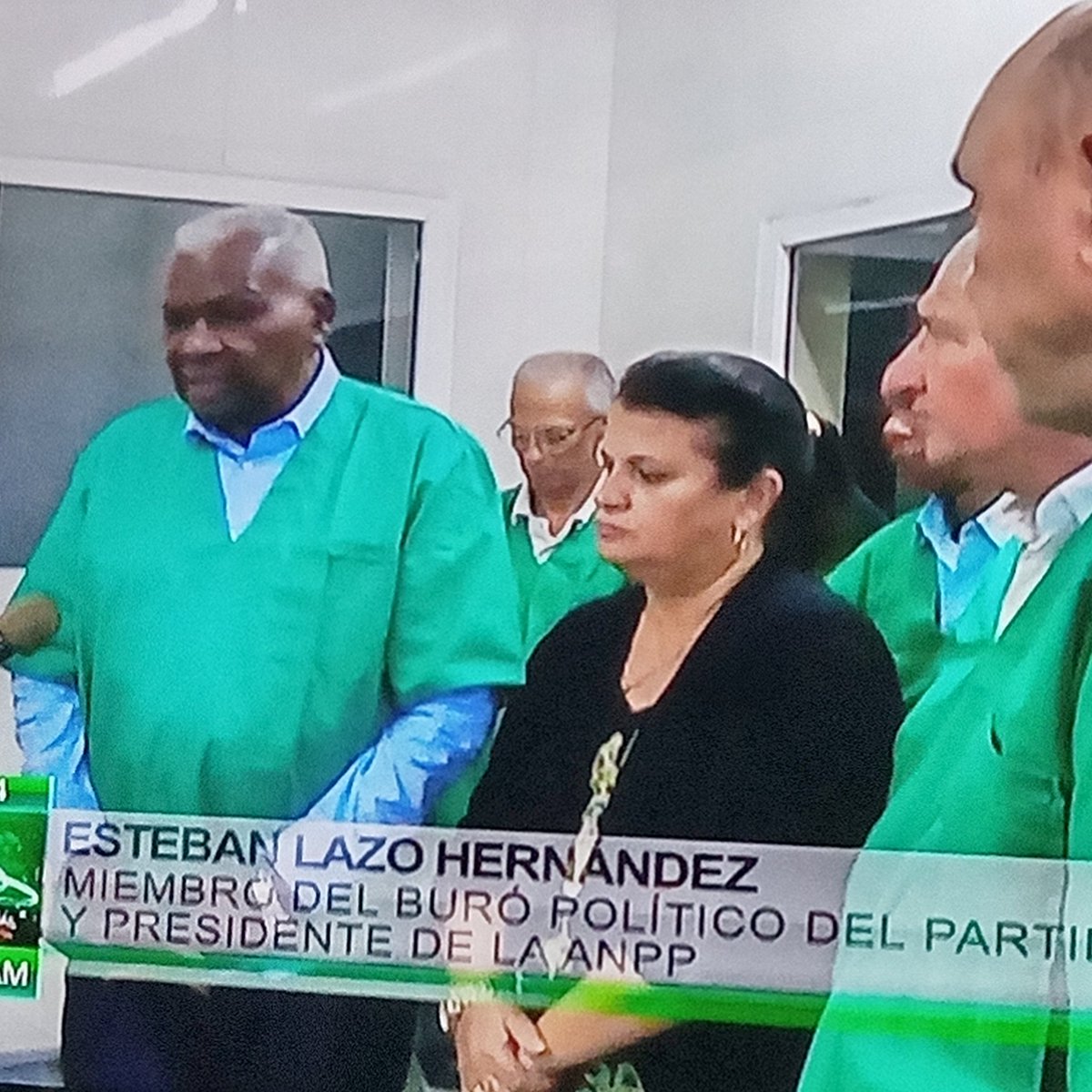 marleneRSV's tweet photo. Como parte del proceso de #AltaFiscalización recibe la empresa #Prodal y #AceitesRegla visita de Esteban Lazo para evaluar el intercambiar con los directivos y trabajadores sobre el cumplimiento de sus objetivos y su control. 🇨🇺🇨🇺 #CubaEnPaz https://t.co/zpPYdE9EZo
