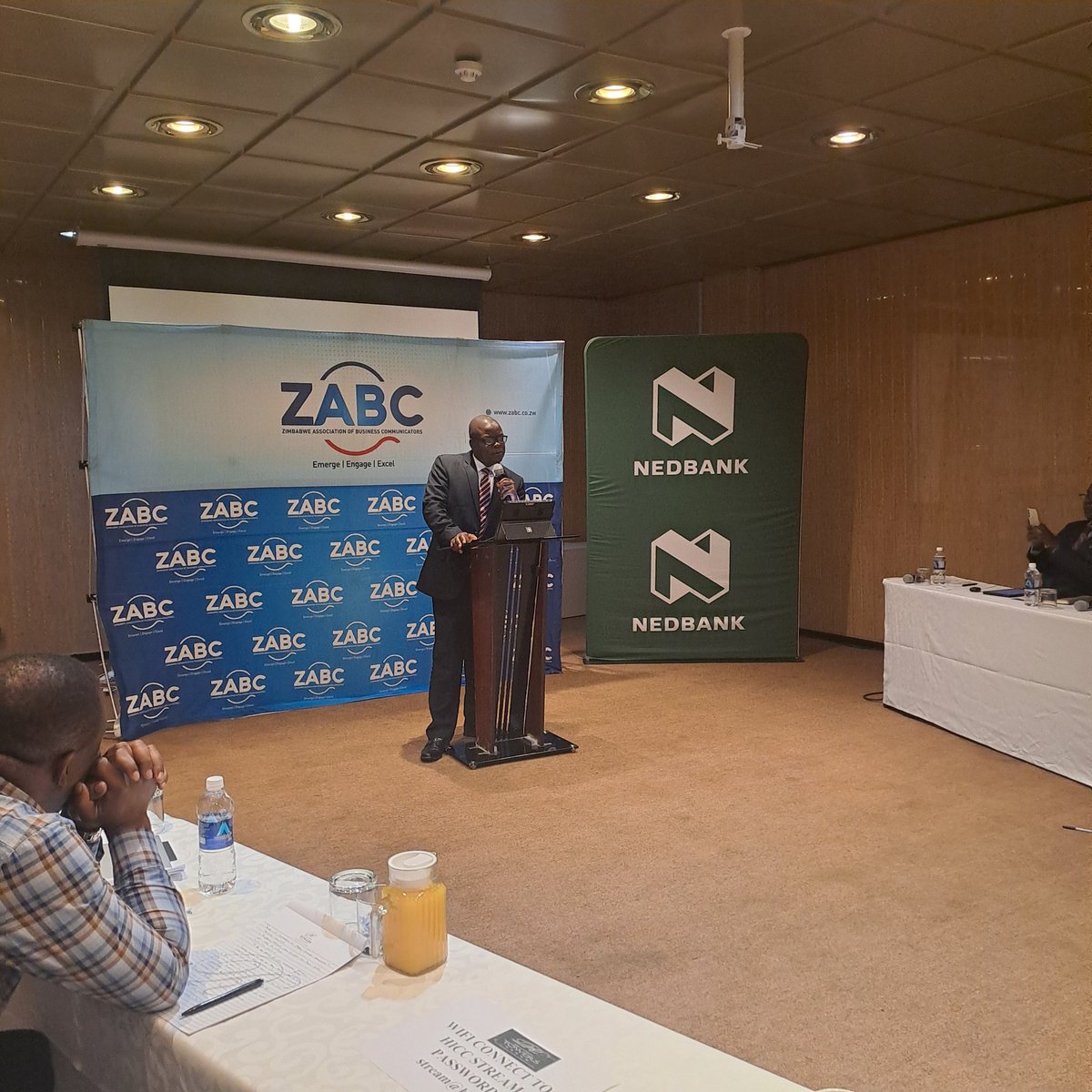 ZABCzwe's tweet photo. Ruzayi Chiviri the Chief Bank Examiner at the @ReserveBankZIM sharing his presentation on the purpose and power of public relations professionals in making financial inclusion a reality.@ReserveBankZIM @MarketersZim @enia https://t.co/qT45N8mEEz