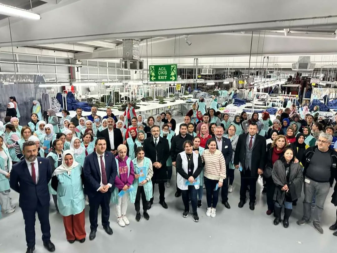turkayberber's tweet photo. Bu gün #ASKON ve #RATEKS tekstil fabrikaları bizleri konuk ettiler.
Tüm çalışanlara, etki için bizleri desteklerseniz, 1 Nisandan sonra Pamukkale İlçemizin çehresini nasıl gözlerinizle göreceksiniz ve buna şahit olmanız için söz veriyorum.
#TürkayBerberoğlu
Uzm.Veteriner Hekim https://t.co/NZ12NDAcPC