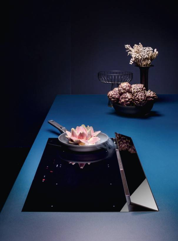 La placa de inducción Brera de Falmec se presenta como un elemento único y esencial, definido por una superficie uniforme donde las zonas de cocción y extracción se integran perfectamente garantizando el efecto de un solo aparato. 
Visítanos en: C/ Dr. Jiménez Díaz, 11, Elche