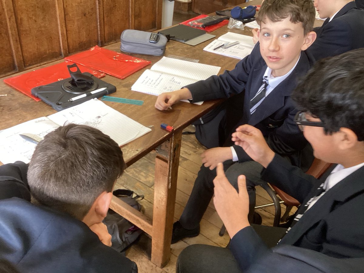 #BSBDY8 have started looking at magnetism. They are investigating how to make an induced magnet, trying to make the longest chain of induced magnets. ⁦<a href="/BoltonSch/">Bolton School</a>⁩ ⁦<a href="/Philip_Britton/">Philip Britton MBE</a>⁩ ⁦<a href="/nfordteacher/">Nic Ford FCCT</a>⁩