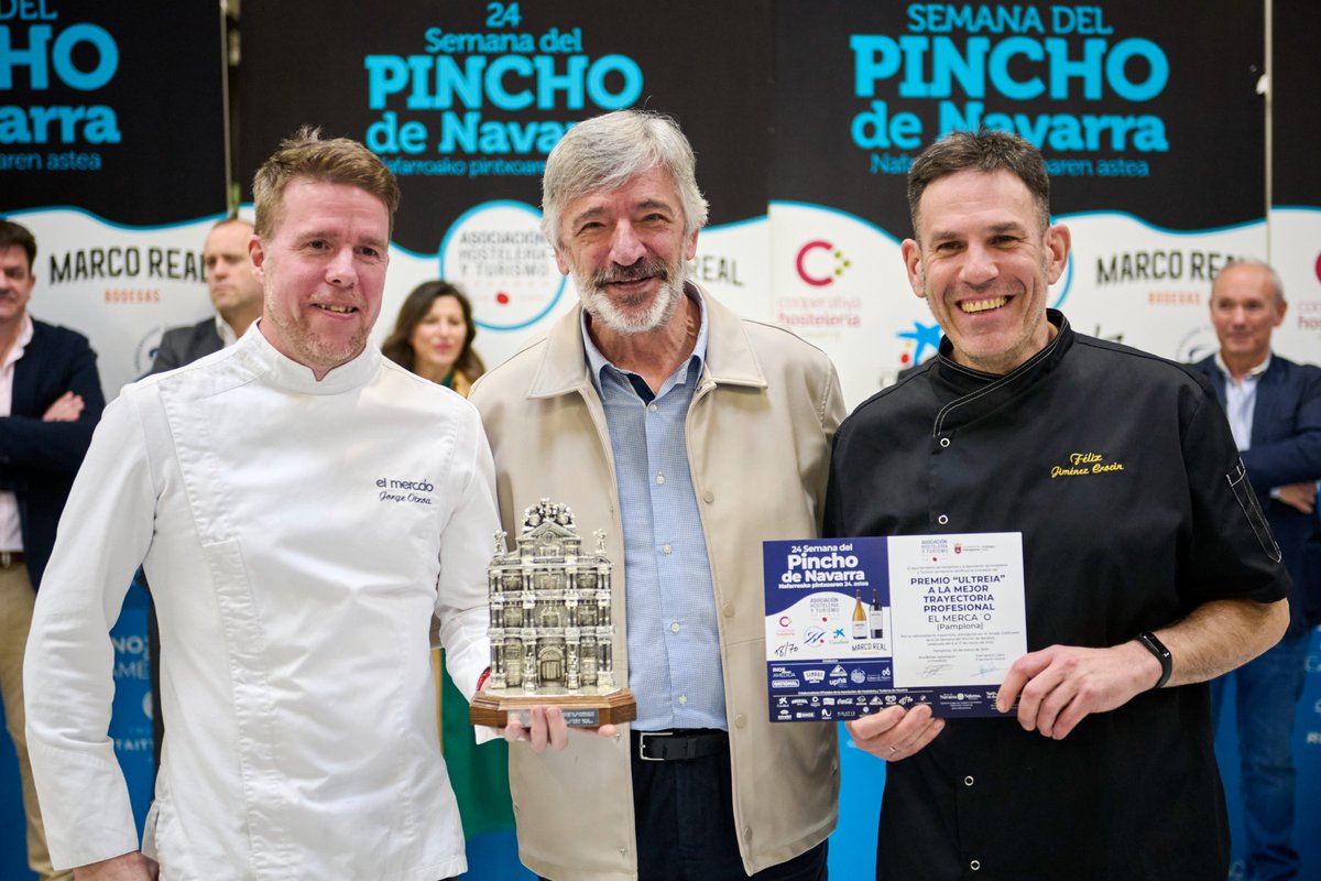 Premio #Ultreia “Excelentísimo #Ayuntamiento de Pamplona a la MEJOR TRAYECTORIA PROFESIONAL” restaurante ELMERCA´0 de Pamplona @BodegaMarcoReal @CooperativaHos1 @caixabank @la1870_cerveza En colaboración con @VisitPamplona Subvenciona @VisitNavarra #SemanaDelPincho2023