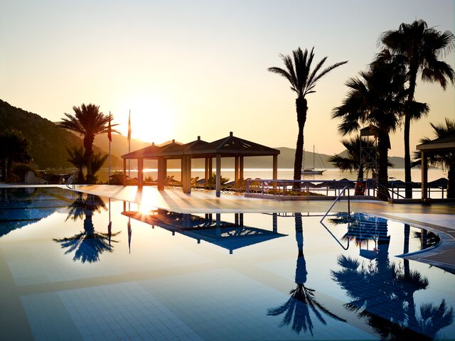 Successful annual result 2023: 440K+ guests, a record high, and 73.2% resort occupancy. Growth continues with new shareholders. Water and energy consumption reduced by 5% per stay. 📈🌱
#hapimag #sharingiscaring #sharing #annualresult
👉 press release:  bit.ly/3TlqJHS