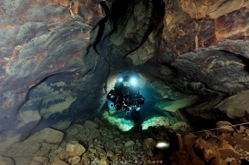 PortugalDive's tweet photo. "Olho de Mira" in Mira d’Aire; in the winter, the spring allows diving until at least 90mts of unevenness and 500mts of development.
Remember: We worry, You dive!
https://t.co/vCd1HEPyWN
#portugaldive #divinginportugal
@TecDivingUK @DivingLeisure @diving_tech @PADITecRec @PADI https://t.co/WYNS3JCqLs