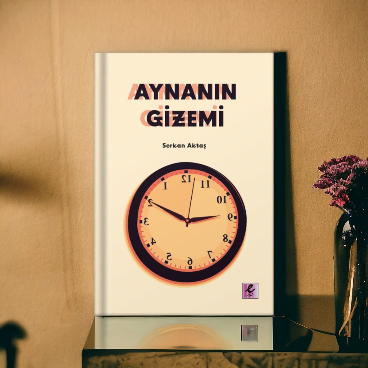 Efilyayinevi's tweet photo. “İnsan kendi görüntüsünü aynada farklı biri olarak algılamaya başladığı zaman, birden iki farklı egoyla karşı karşıya olduğunu düşünür, bu birbirinden tümüyle farklı iki dünya herhangi bir an su yüzüne çıkabilir.” (Mirrors/Aynalar filmindeki diyalog) 

👇
https://t.co/D3LcnGuwBC https://t.co/OgMDaJLqMp