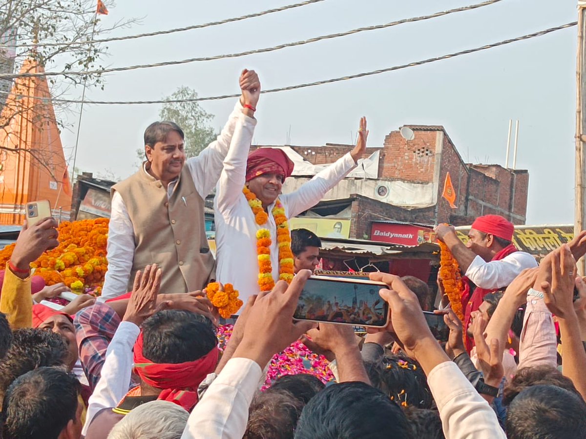 shahalam_jamali's tweet image. आज आजमगढ़ सदर लोकसभा के प्रत्याशी व भावी सांसद माननीय श्री धर्मेंद्र यादव जी की अगुवाई में आज सदर विधानसभा और मेहनगर विधानसभा में लोगों से मुलाक़ात की और सभाओं को संभोदित किया।

#पीडीए_हराएगा_एनडीए #LokSabhaElections2024 #dharmendrayadav 

शाह आलम &quot;गुड्डू जमाली&quot;
विधान परिषद…