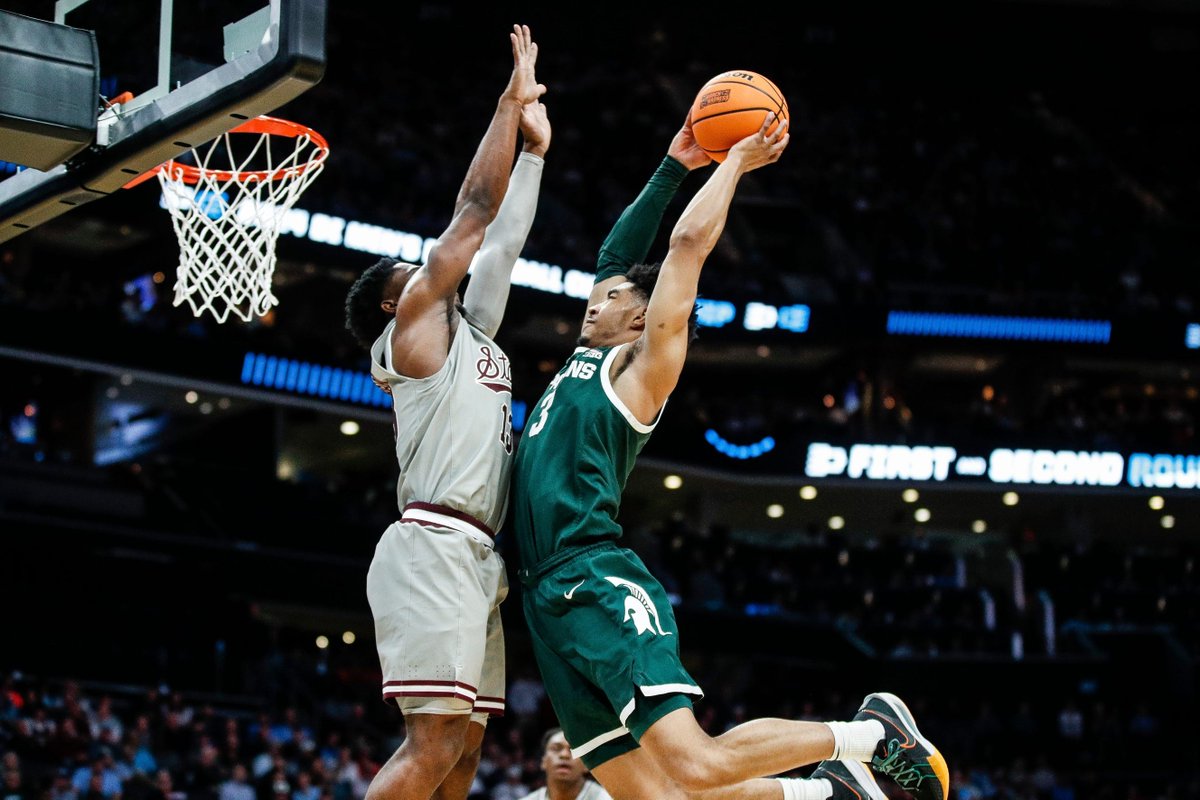 WJR 760am (@wjrradio) on Twitter photo What a night of college basketball! Congrats to the Golden Grizzlies and Spartans!
<a href="/Jamie_Edmonds/">Jamie Edmonds</a> and Lloyd Jackson will be talking with <a href="/KampeOU/">Greg Kampe</a> at 8:15am and <a href="/MSU_Basketball/">Michigan State Men's Basketball</a> Tom Izzo at 8:35am on WJR.com!
Photo: Gregory Fisher & Junfu Han ~ USA Today Network What a night of college basketball! Congrats to the Golden Grizzlies and Spartans!
<a href="/Jamie_Edmonds/">Jamie Edmonds</a> and Lloyd Jackson will be talking with <a href="/KampeOU/">Greg Kampe</a> at 8:15am and <a href="/MSU_Basketball/">Michigan State Men's Basketball</a> Tom Izzo at 8:35am on WJR.com!
Photo: Gregory Fisher & Junfu Han ~ USA Today Network