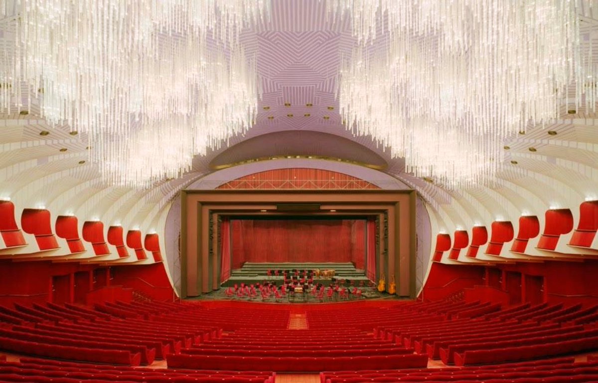 luusssso's tweet photo. In love with the deep reds of Teatro Regio in Turin, Italy https://t.co/wGVqWJczs1