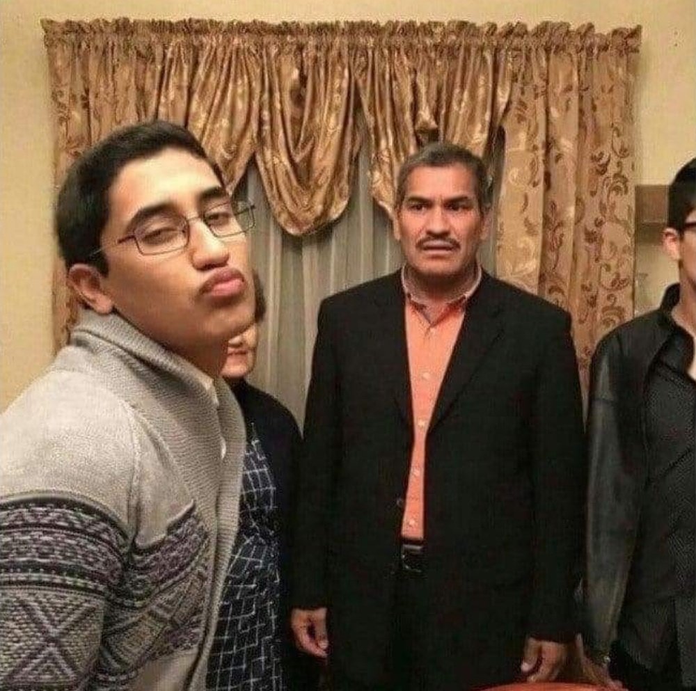 PrinceSimbah's tweet photo. His dad just realized some shit 🚮😂 https://t.co/Dk72aKm7q4