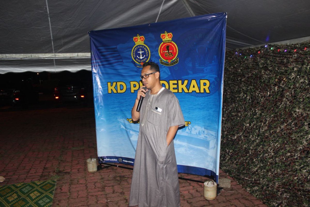 21 Mac - Majlis Berbuka Puasa bersama warga KD PENDEKAR dan keluarga telah dilaksanakan di Pangkalan TLDM Tanjung Gelang.

“Eratkan Ukhwah, Tambahkan ibadah”
