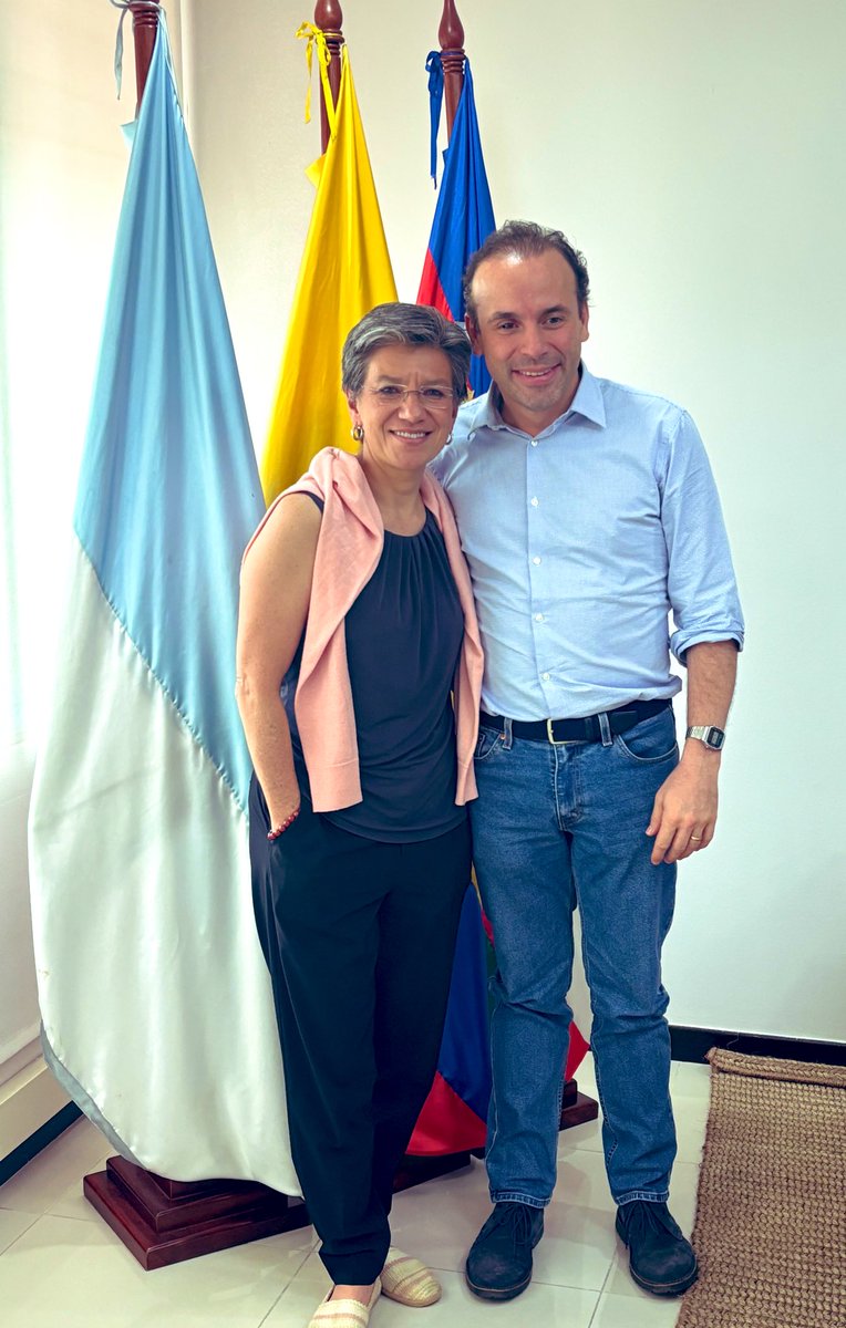 Las #ManzanasDelCuidado fueron premiadas como la mejor innovación social del 2023 y están llegando a Cali y muchas +ciudades.

Es un legado de las mujeres de Bogotá  que demuestra que cuando llegamos al gobierno sí transformamos la vida de las mujeres para bien y para siempre💚💜