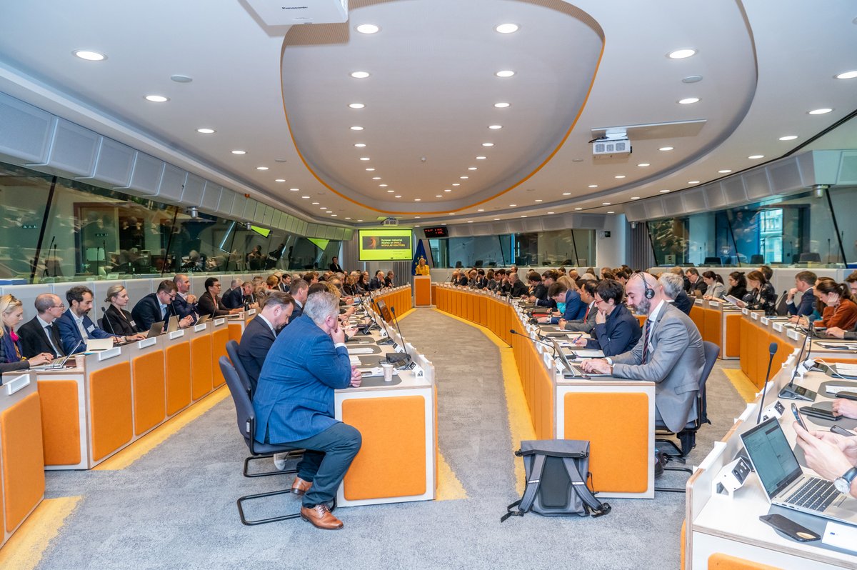 ⚡️Meet the European Industrial Alliance on #SMRs. 👉Our meeting today was about discussing the challenges & opportunities of developing SMRs & how we see the 🇪🇺 #SMR initiative taking shape. #SMRAlliance My speech from the meeting 👇 ec.europa.eu/commission/pre…