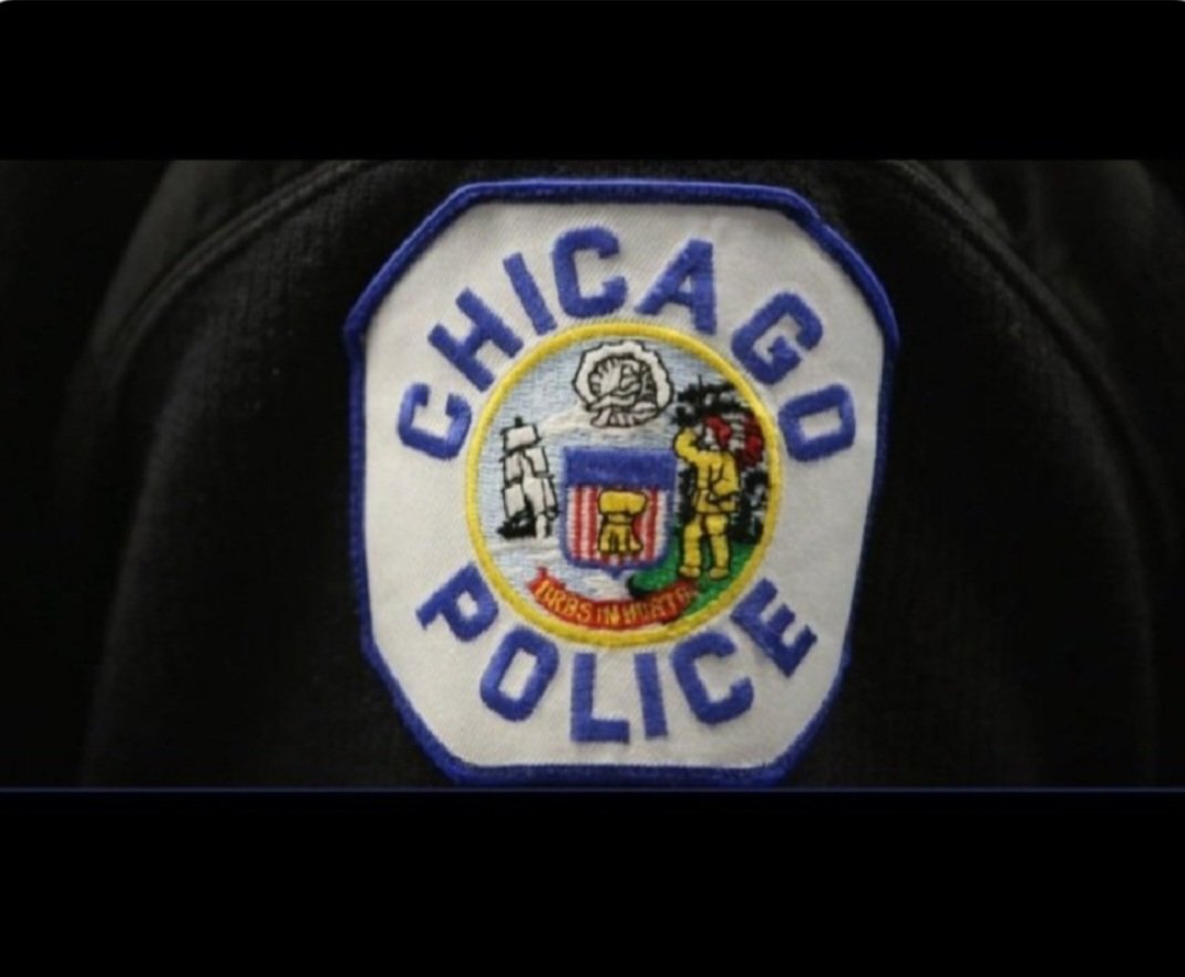 Please pray for the Chicago Police Officer 🚔 who was shot yesterday evening during a shootout. We are praying 🙏🏻 for a speedy recovery and healing .