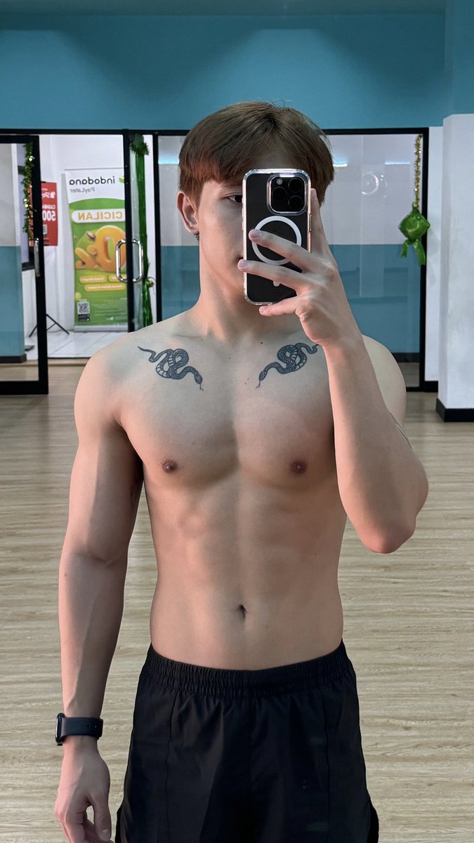 pxngeran's tweet photo. hi😗 https://t.co/xioKLEX78g