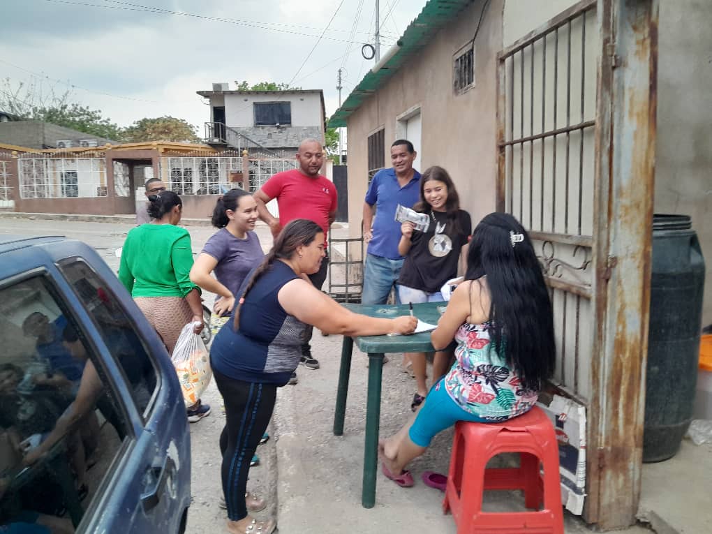 cclaptorres's tweet photo. #Carora | Las familias de la parroquia Trinidad Samuel, comuna Expedito Cortés , recibieron por parte del Pdte @NicolasMaduro, 3018  combos de alimentos beneficiando  a 6 clap de dicha  comuna . 

#ConstruyendoPatria 
#SoyComunicadorClap @AdolfoP_Oficial https://t.co/EnMZ9x7SLP