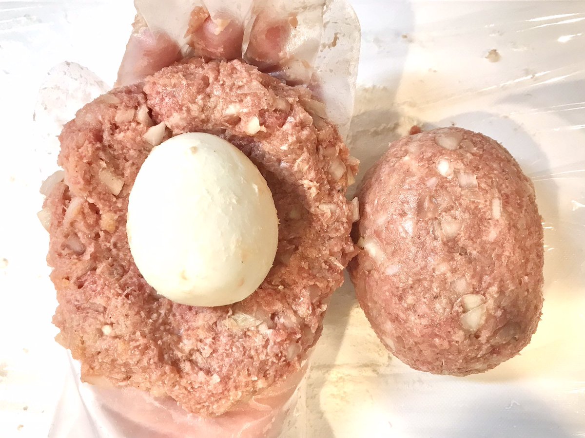 mainooyatsu's tweet photo. 半熟卵のハンバーグができるまで🍳
幸せな気持ちになれました✨ https://t.co/9aK6zM4F1W