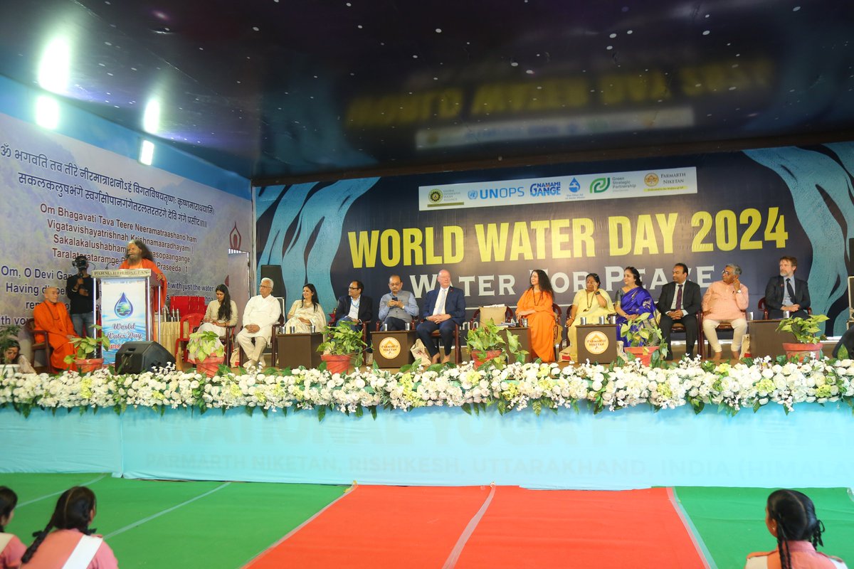 A powerful pledge & call to action was given by HH Pujya Swami Chidanand Saraswatiji, President, @ParmarthNiketan & Founder, Global Interfaith @wash_alliance which was received with a standing ovation by the participants & youth. #worldwaterday2024