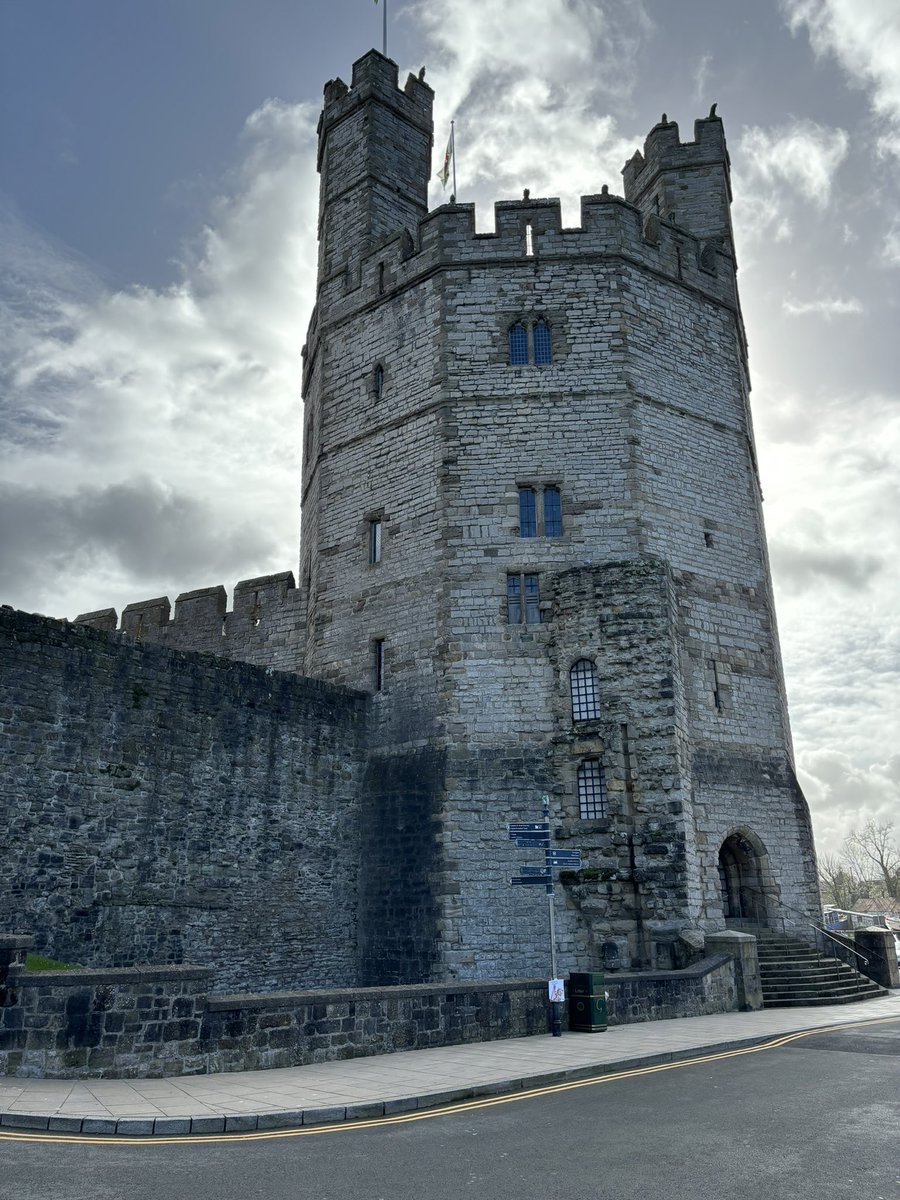 Wedi ymroi i gefnogi llywodraeth leol / Dedicated to supporting local government. APSE are delighted to be here in Caernarfon for the Plaid Cymru Conference. Head over for a chat on frontline services #cymru #localgov Dewch i glywed mwy am APSE / Come and hear more about APSE