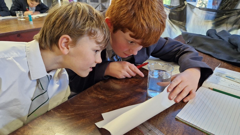 KESPreparatory's tweet photo. These science lessons are taking us back to our childhood! Year 6 is investigating light reflection and the colour spectrum! π
#ScienceLessons #ChildhoodMemories #LightReflection #ColourSpectrum #STEMeducation #ScienceIsFun #StroudScience #HampshireSchools https://t.co/BXT1d0aQJ6