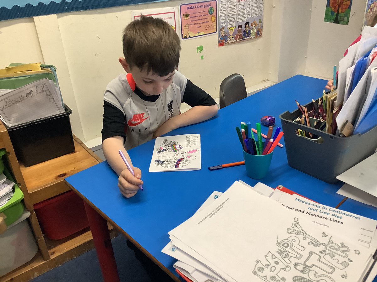 CraigfelenP's tweet photo. #cfp3 Easter crafts and symmetry https://t.co/Hg7MprItUo