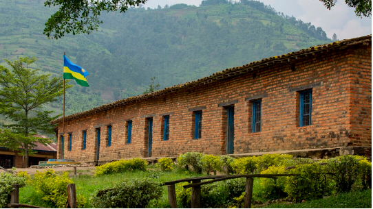 WorldVision's tweet photo. 💧 Witness the transformative power of water in #Rwanda! From improving healthcare to boosting livelihoods, see how our #WASH program is making waves on World Water Day. 🧡🌍
Read more: https://t.co/ga4FFk75ly
#WaterForPeace #WorldWaterDay #WASHProgram #WWD2024 https://t.co/n08I98i9Wr