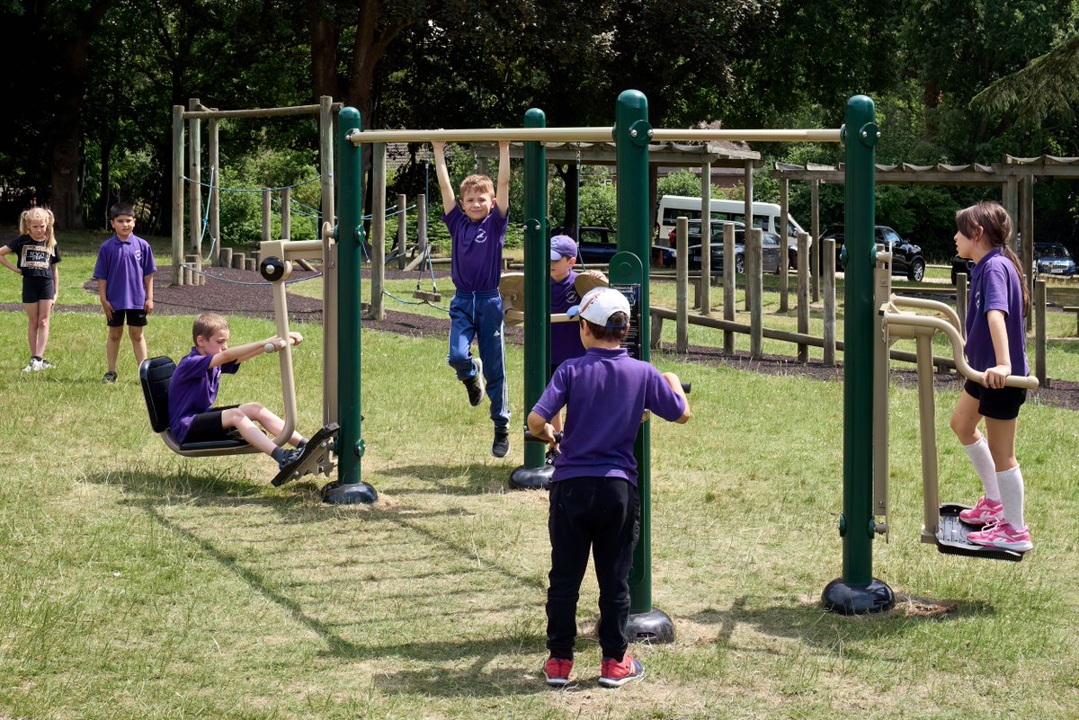 The Fresh Air Fitness Children’s Fitness Rig was introduced to the Key Stage 1 and Key Stage 2 outdoor gym equipment range, late last year, and instantly proved a hit amongst our Primary School communities! #outdoorgym #freshairfitness