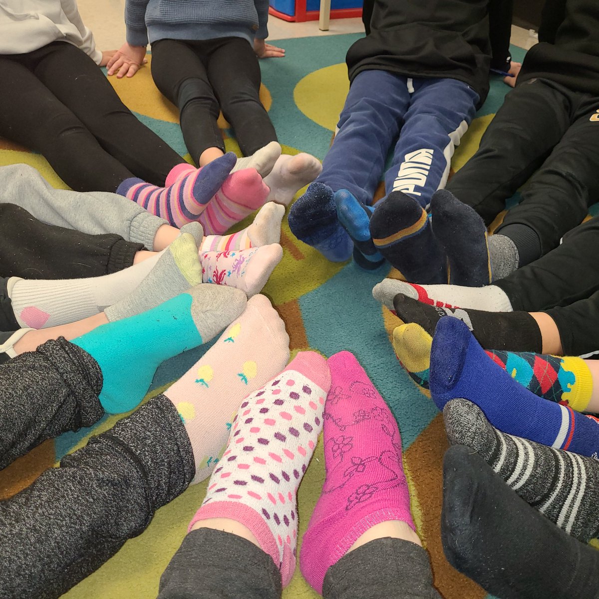 MmeKocher's tweet photo. Rocking our mismatched socks on Down Syndrome Awareness Day! @bauer_stars @SEBStars1 https://t.co/D3KTfDsx4c